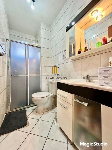 A casa possui 78m² de área construída, com um adicional de 20m²