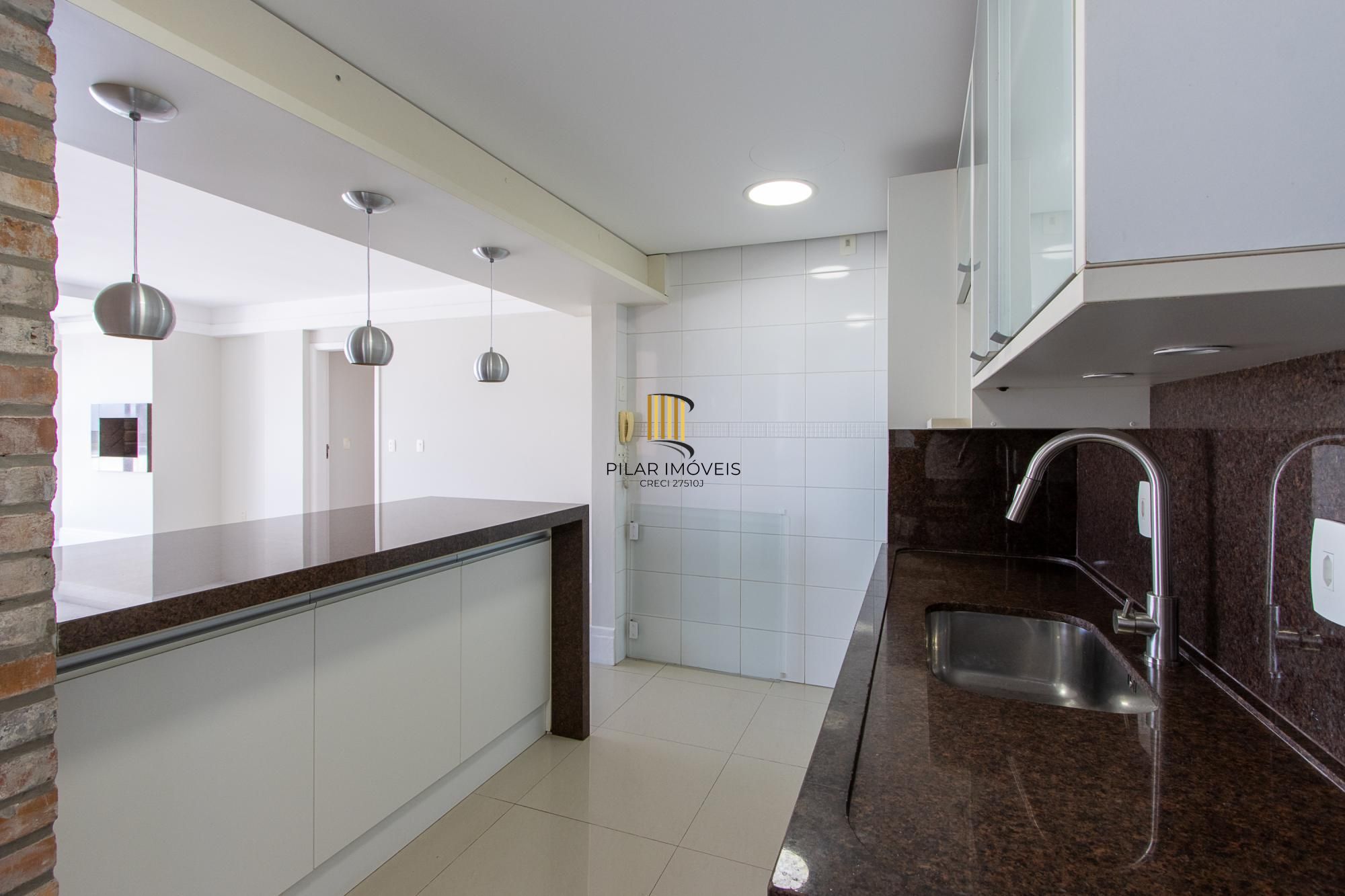 Excelente apartamento de 3 dormitórios, 1 suíte e 2 vagas de garagem.