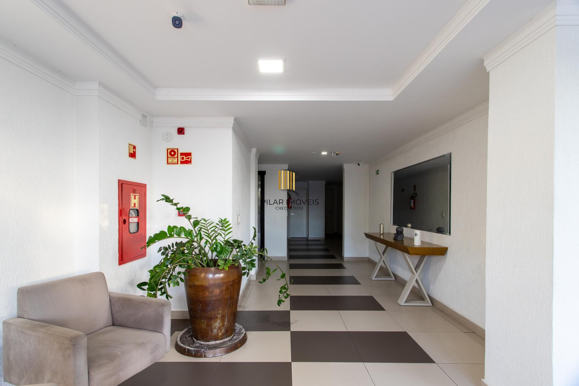 Excelente apartamento de 3 quartos, 1 suíte e 2 vagas de garagem cobertas.