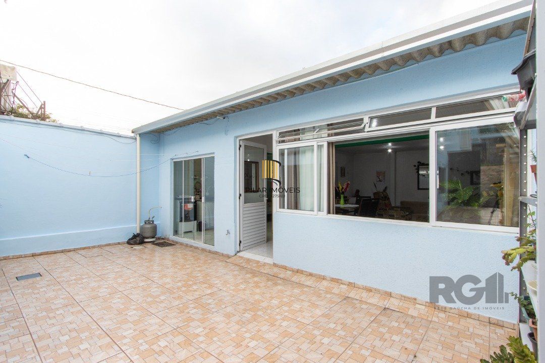Casa 2 Dormitório(s) Bairro Cavalhada