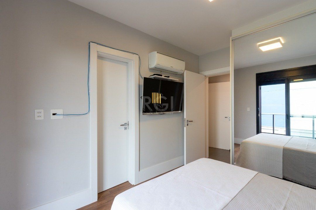 Apartamento para Venda - 164m², 3 dormitórios, sendo 3 suites, 3 vagas - Pedra Redonda