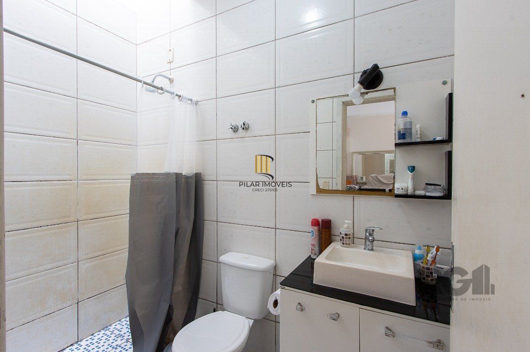 Casa 2 dormitórios no bairro Hípica