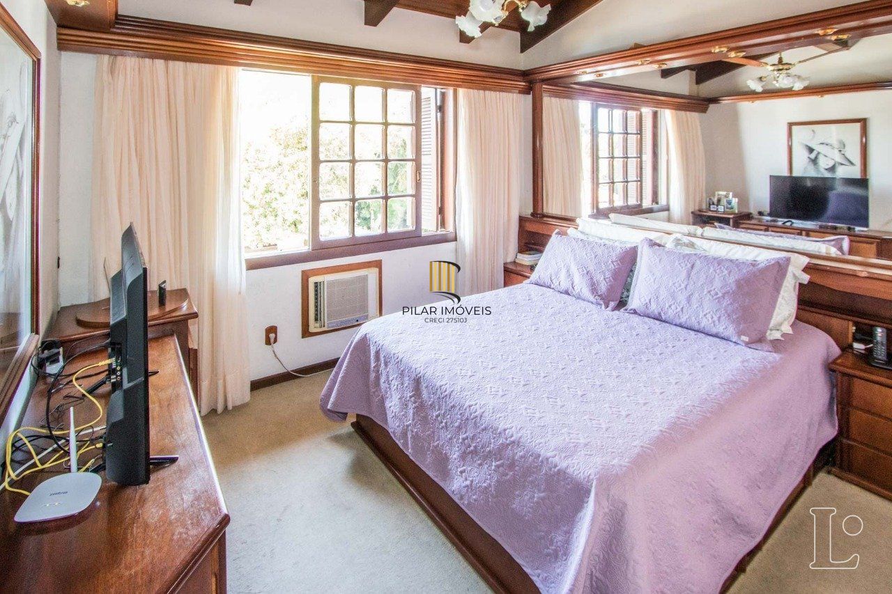 Casa para Venda - 238.68m², 4 dormitórios, sendo 1 suites, 4 vagas - Ipanema
