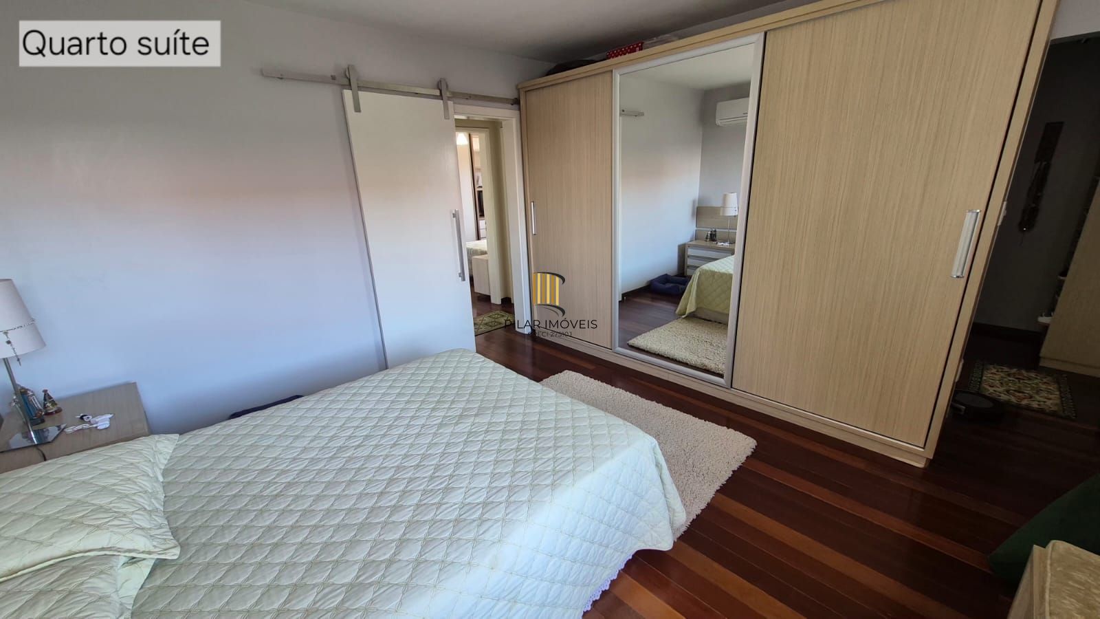 Excelente casa de 4 dormitórios, 1 suíte e 2 vagas em Novo Hamburgo.