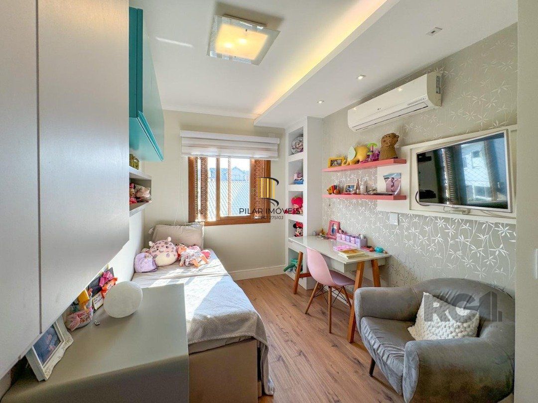 Casa para Venda - 135m², 3 dormitórios, sendo 1 suites, Hípica