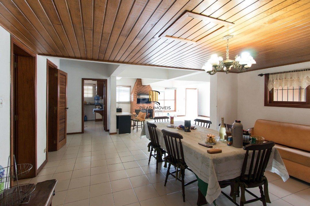 Casa para Venda - 336.21m², 3 dormitórios, sendo 1 suites, 3 vagas - Nonoai