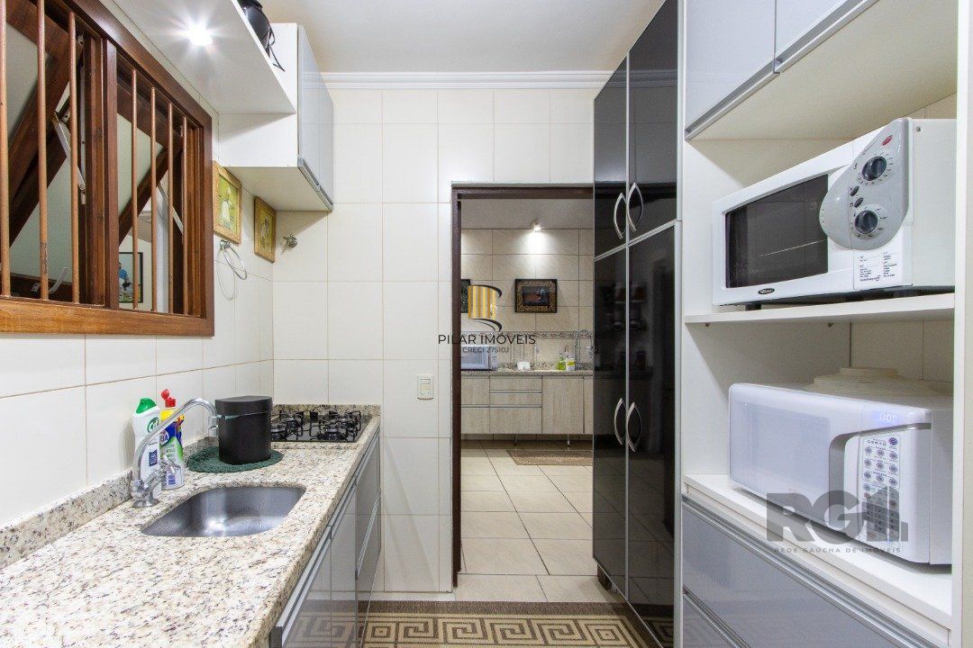 Casa 3 dormitórios no bairro Hípica