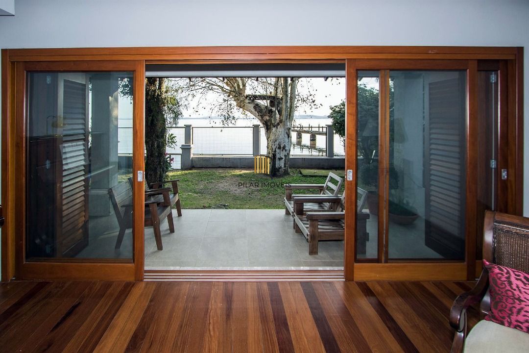 Casa para Venda - 420m², 4 dormitórios, sendo 3 suites, 5 vagas - Tristeza