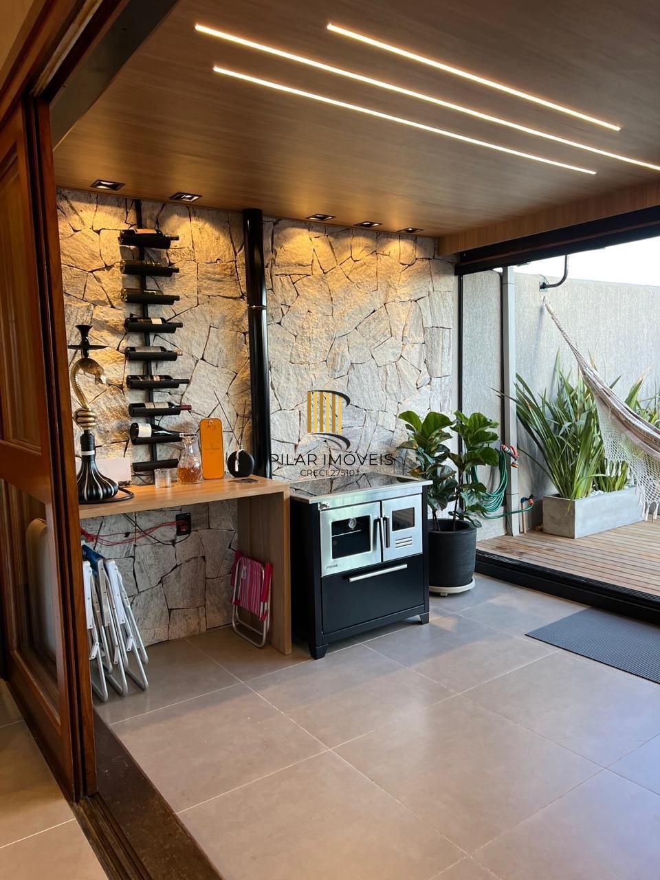 Casa em condomínio fechado para venda no bairro Jardim Isabel, com aproximadamente 204m² de área privativa,.