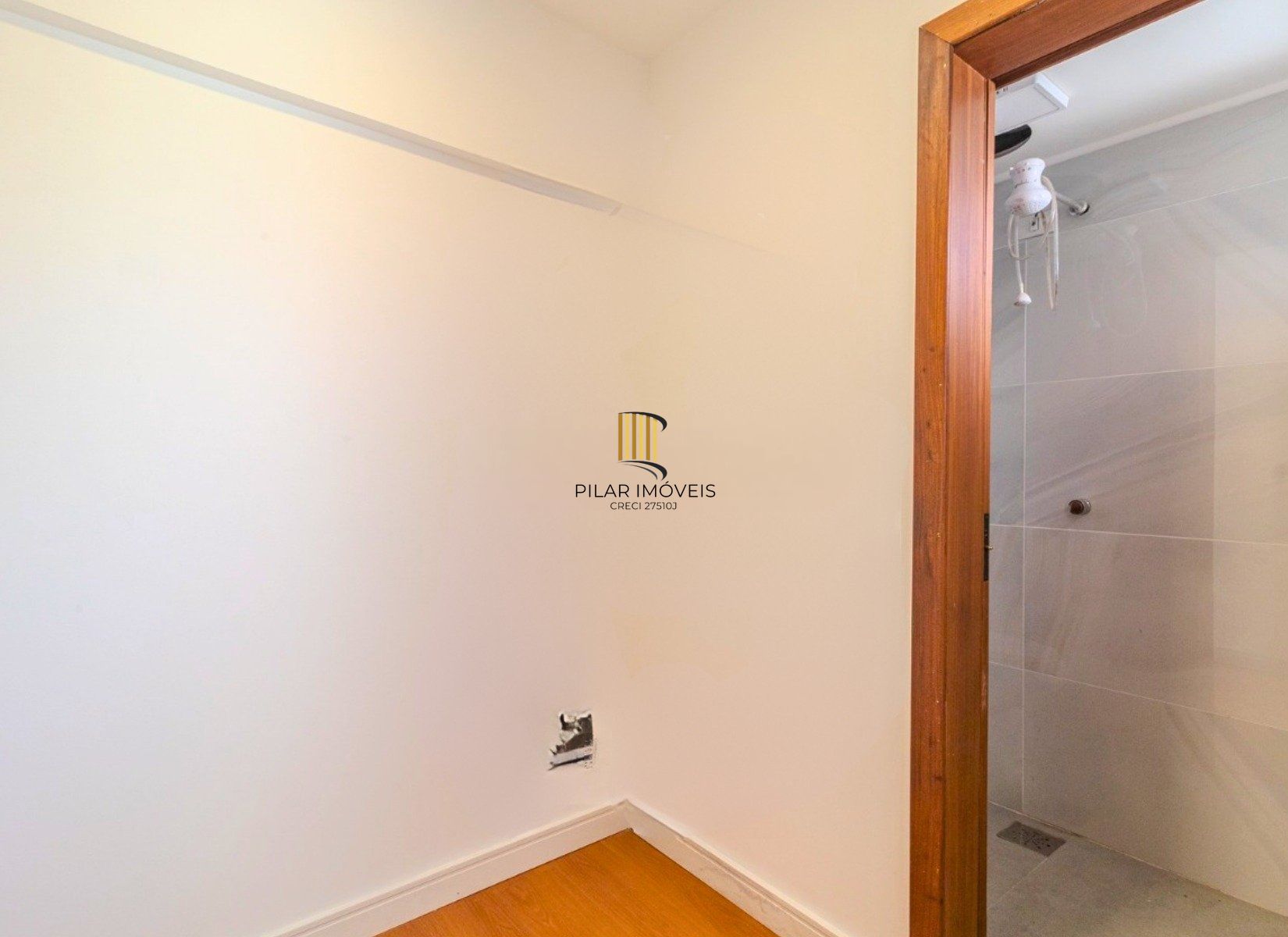 Apartamento com 114.02m², 3 dorm, Petrópolis com lareira e churrasqueira