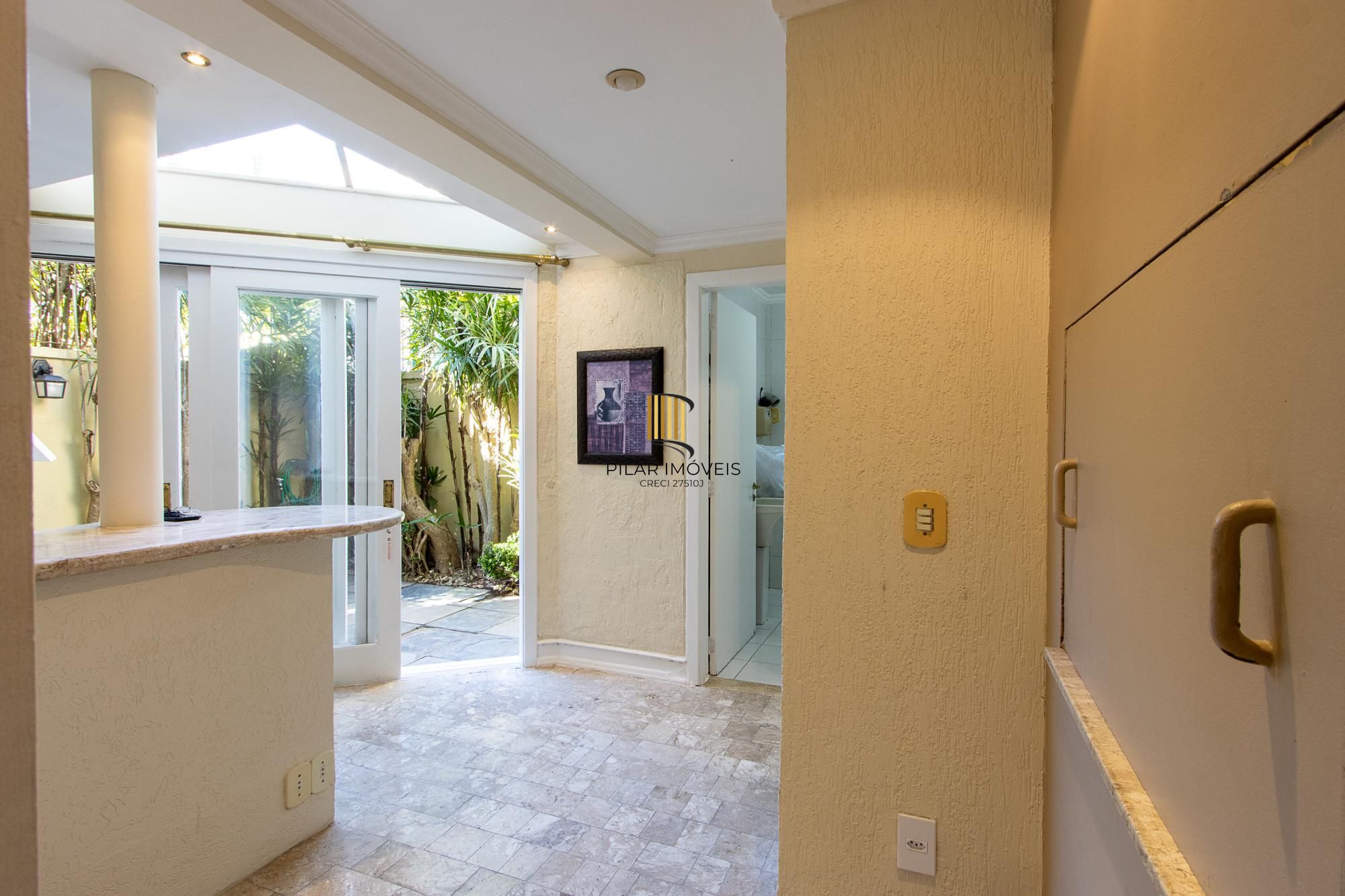 Casa condomínio, no bairro Tristeza, 175,17m² área privativa,03 dormitórios 01 suíte e 02 vagas!