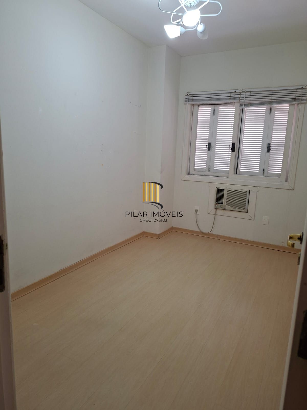 Casa em condomínio de 3 dorm. na Tristeza
