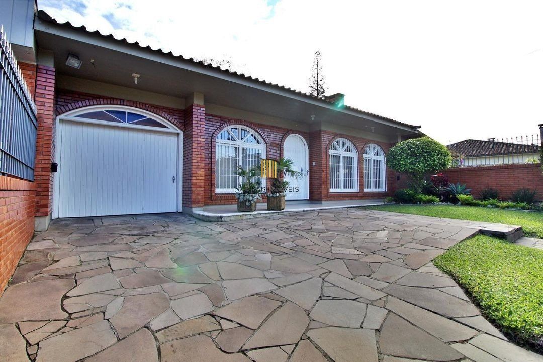 Casa para Venda - 273m², 4 dormitórios, sendo 1 suites, 5 vagas - Tristeza - Pilar Imóveis