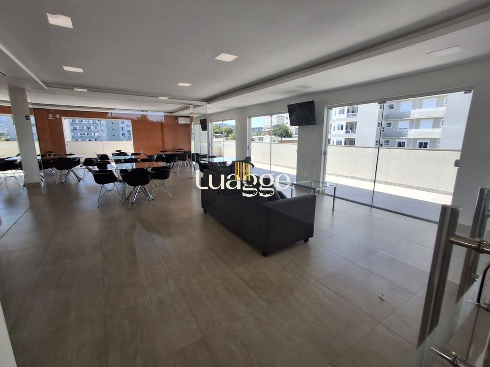 Apartamento no 5 andar de frente com 2 dormitórios