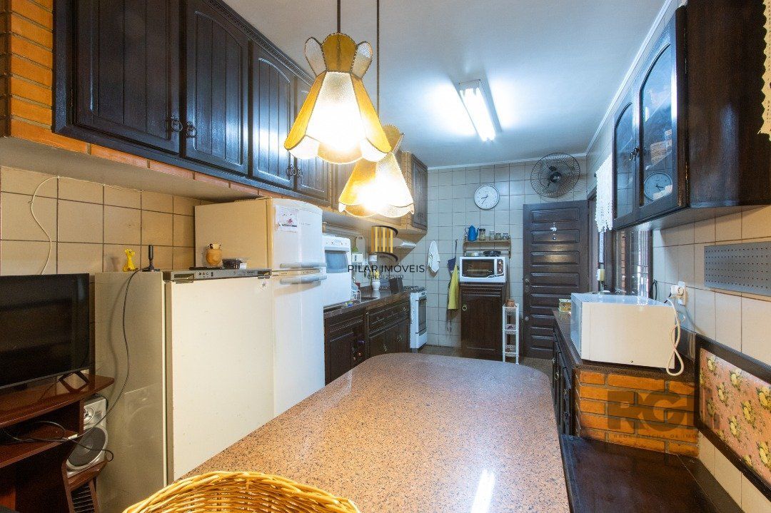 Casa para Venda - 500m², 4 dormitórios, sendo 1 suites, 4 vagas - Coronel Aparício Borges