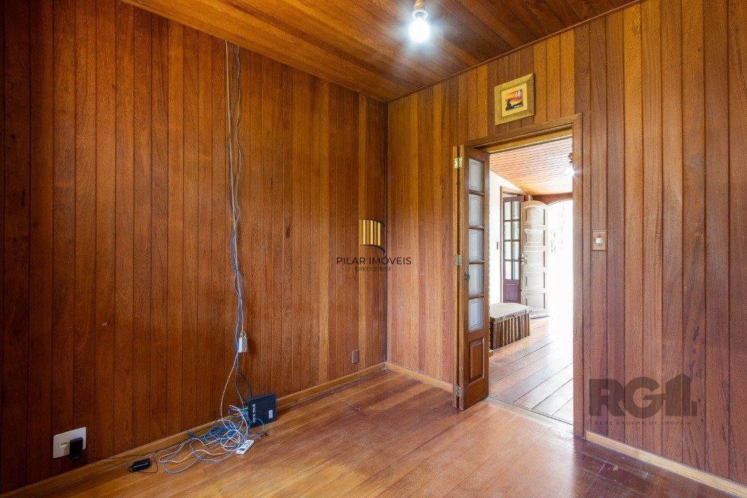 Casa 4 dormitórios no bairro Espírito Santo