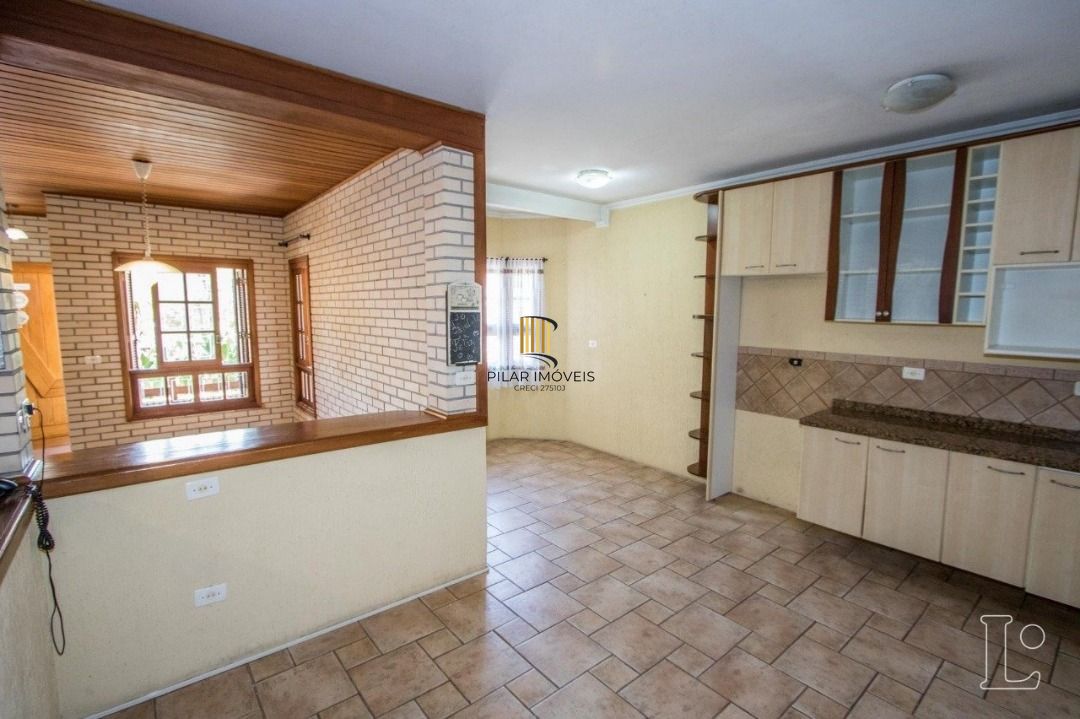 Sobrado à venda com  3 quartos, 1 suite, 4 vagas de garagem - Vila Conceição