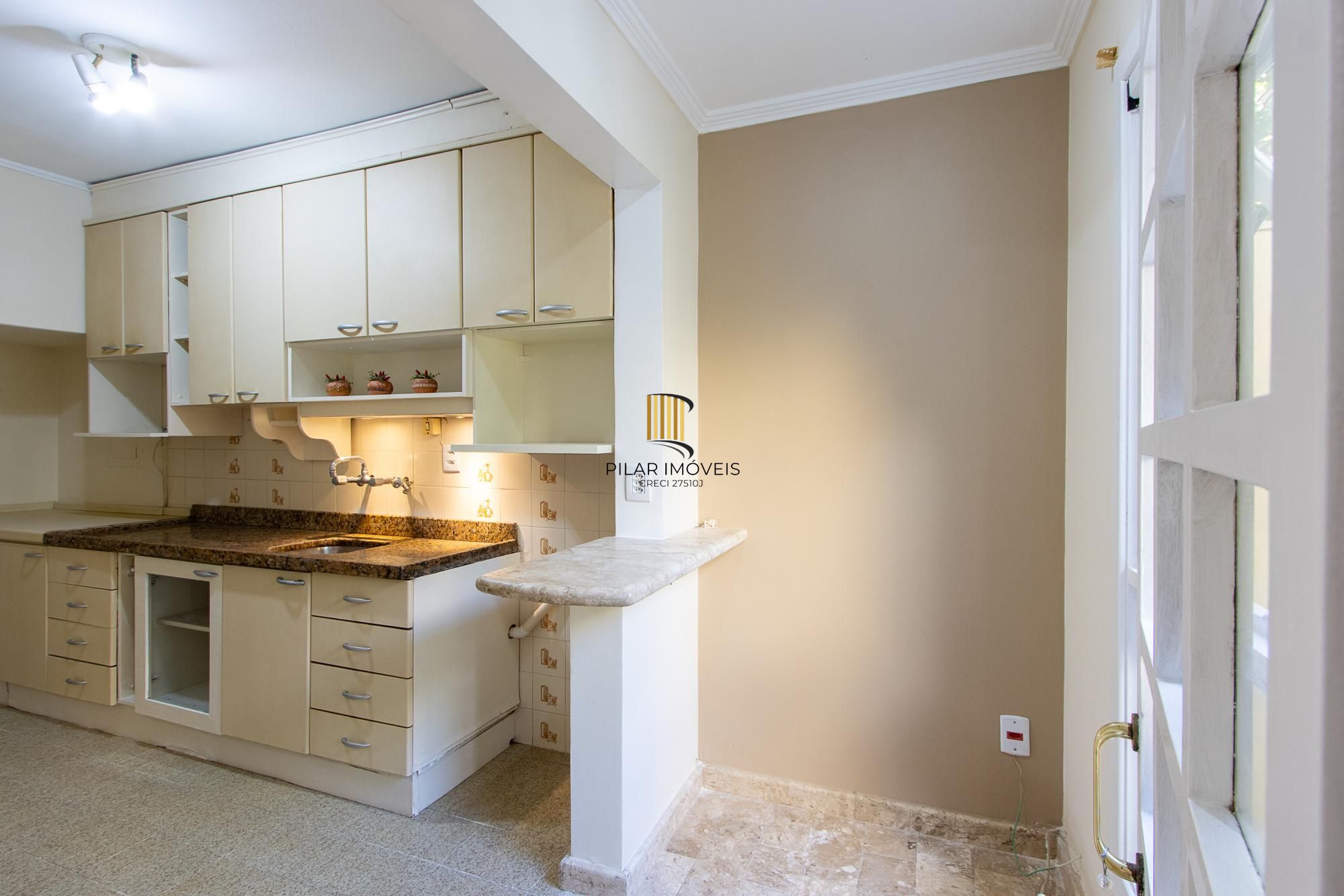 Casa condomínio, no bairro Tristeza, 175,17m² área privativa,03 dormitórios 01 suíte e 02 vagas!