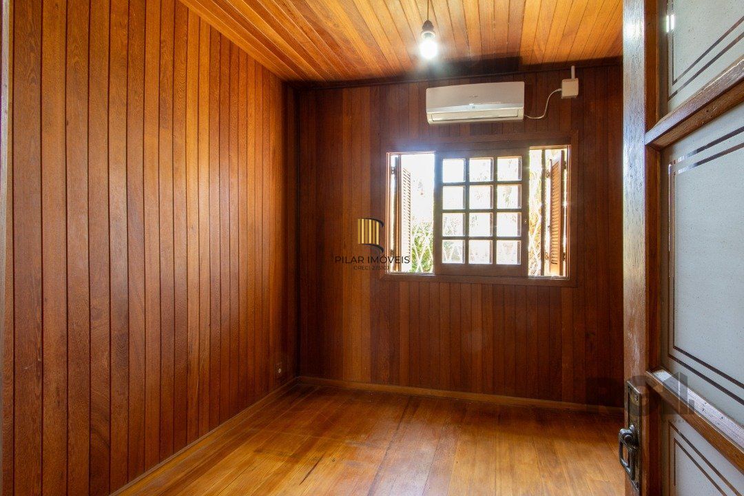 Casa 4 dormitórios no bairro Espírito Santo