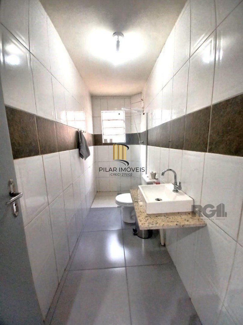 Casa 4 dormitórios no bairro Navegantes