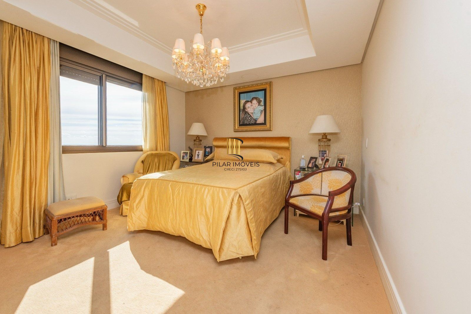 Clássica Cobertura, 600m2 privativos, 4 Dormitórios Sendo 3 Suítes!