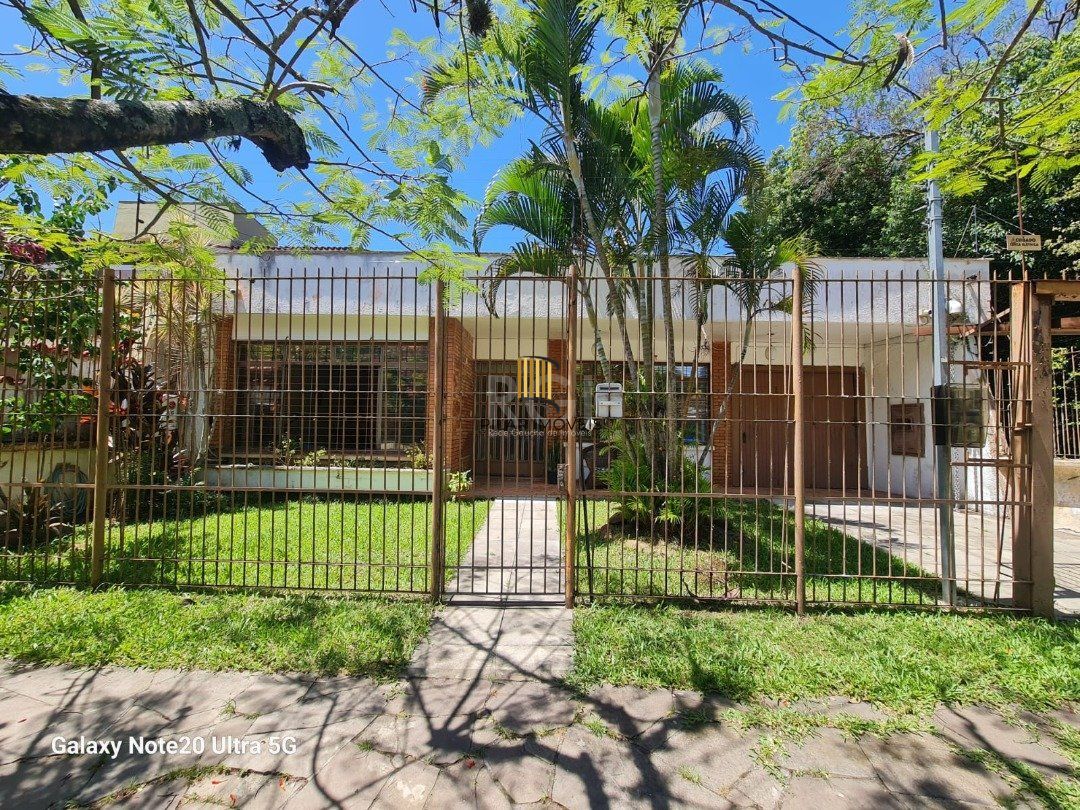 Casa 3 dormitórios no bairro Ipanema