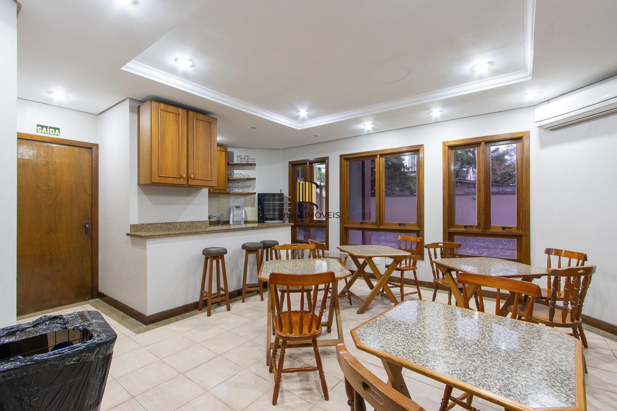 Cobertura no Menino Deus com vista espetacular