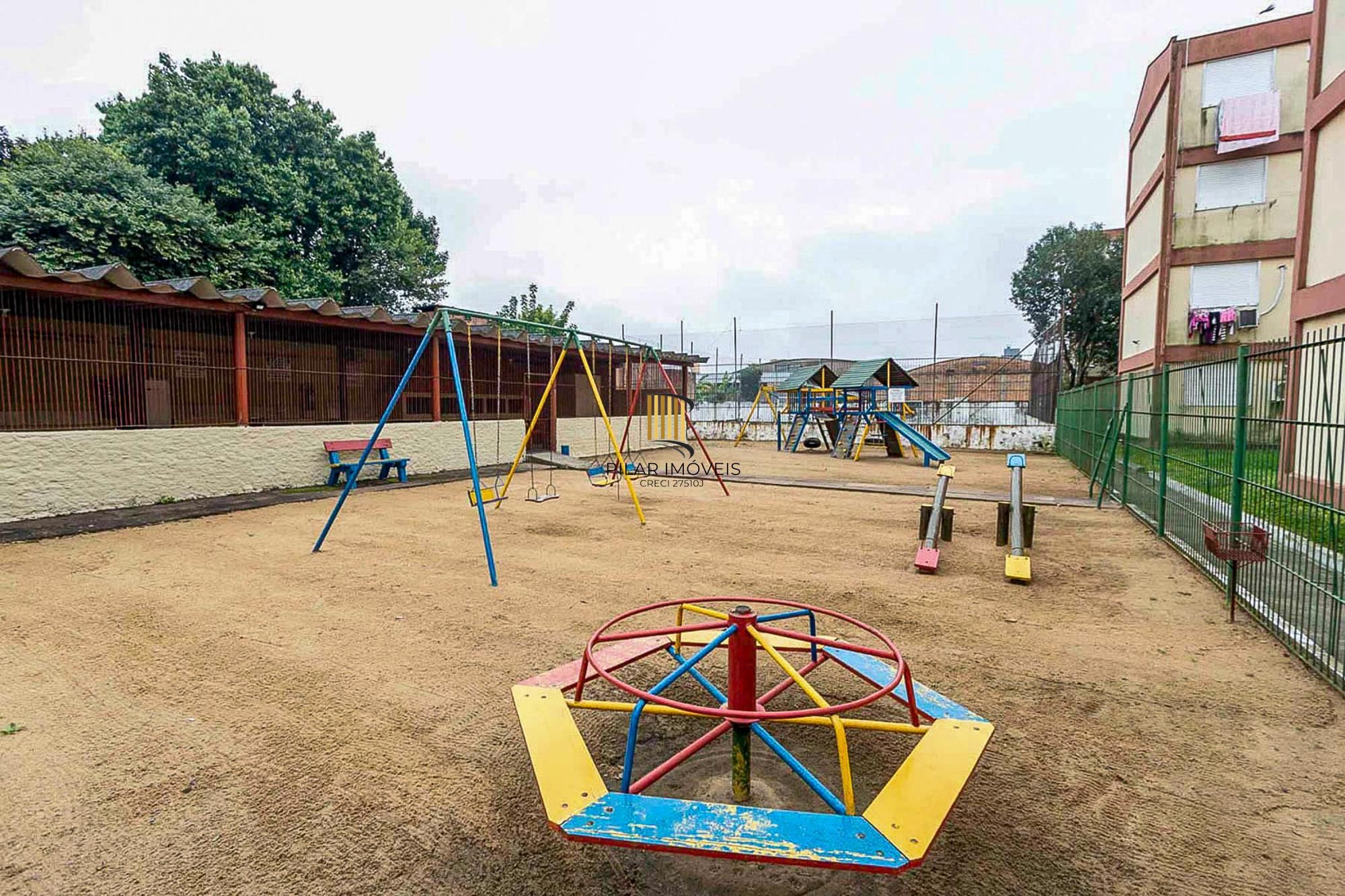 APARTAMENTO REFORMADO, 3 QUARTOS, 1 VAGA ROTATIVA - BAIRRO CAMAQUÃ