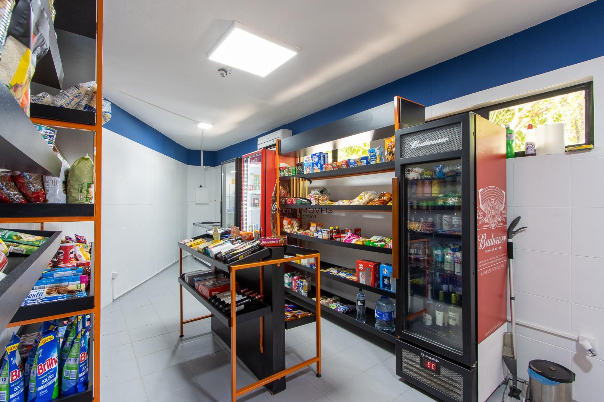 Casa em condominio com piscina