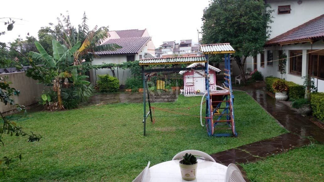 Casa para Venda - 432m², 3 dormitórios, 1 vaga - Tristeza