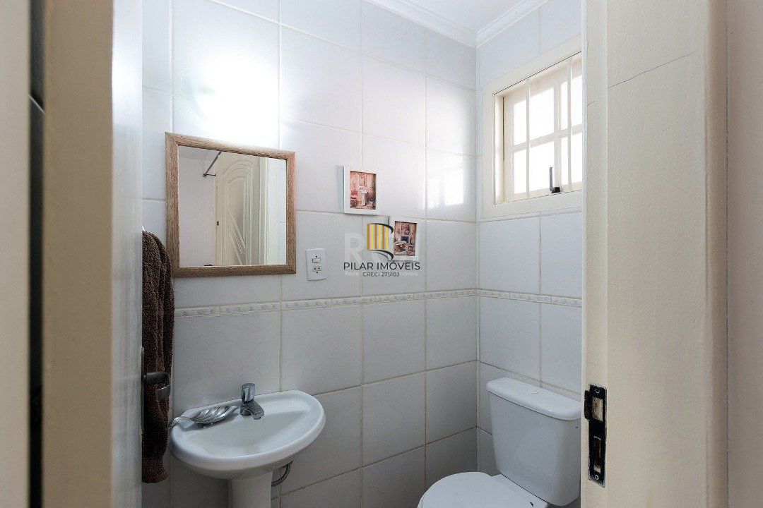Casa para Venda - 124m², 2 dormitórios, sendo 1 suites, 2 vagas - Hípica