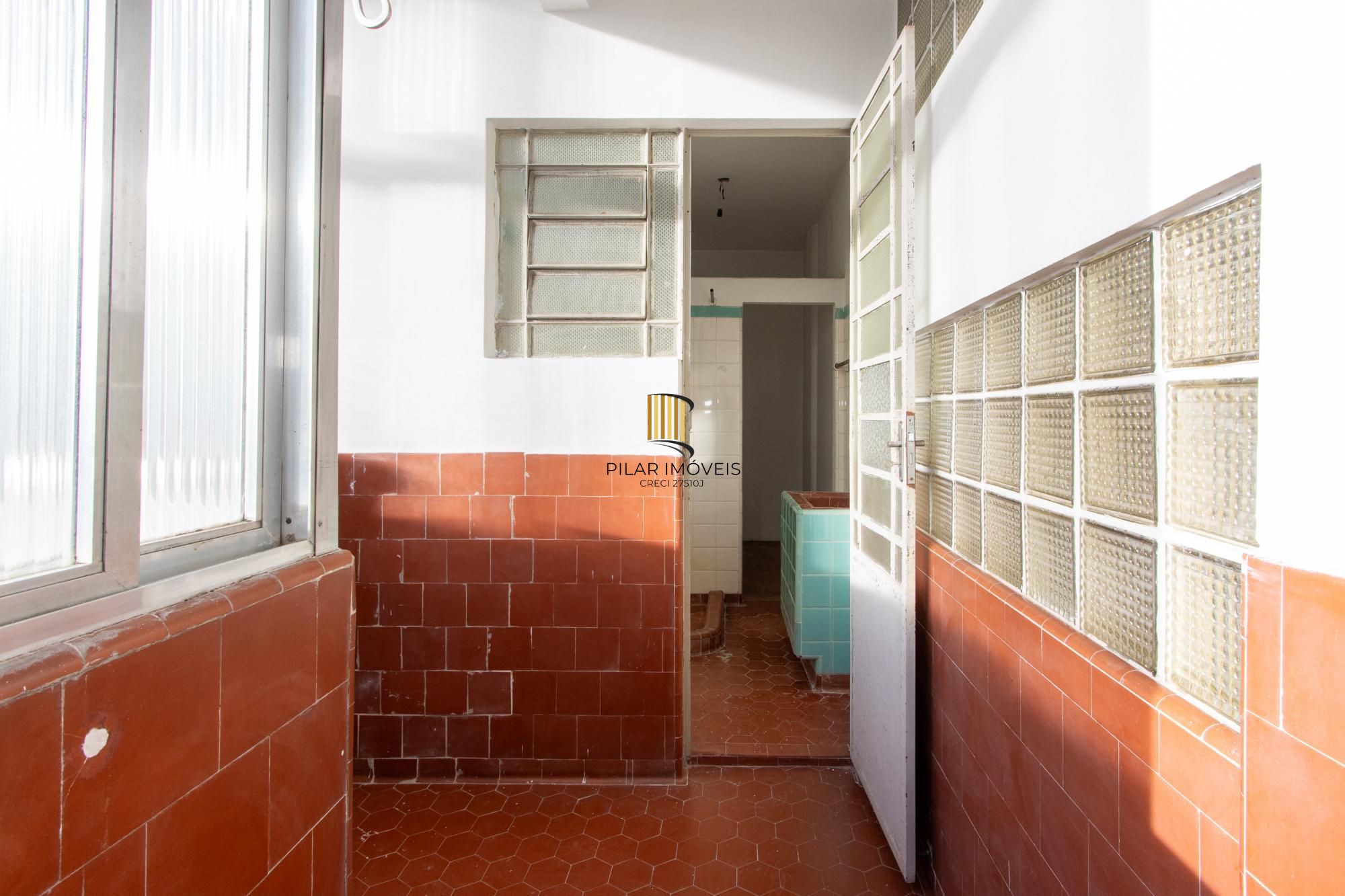 Apartamento para Venda - 238m², 3 dormitórios, sendo 1 suites, 1 vaga - Floresta