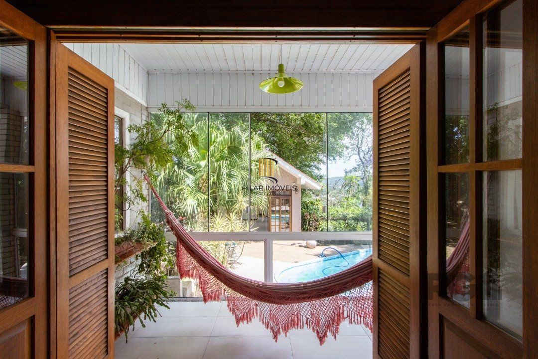 Casa 4 dormitórios no bairro Espírito Santo