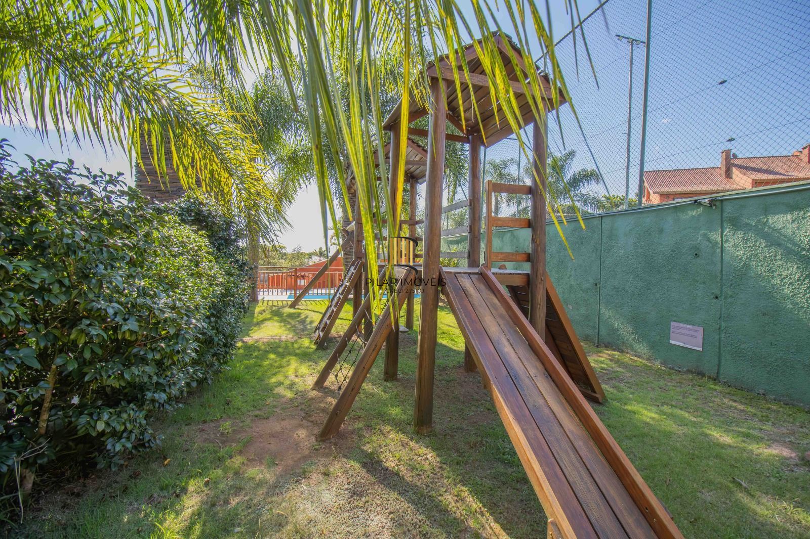 Casa Condominio para Venda - 286.89m², 4 dormitórios, sendo 2 suites, 2 vagas - Cristal