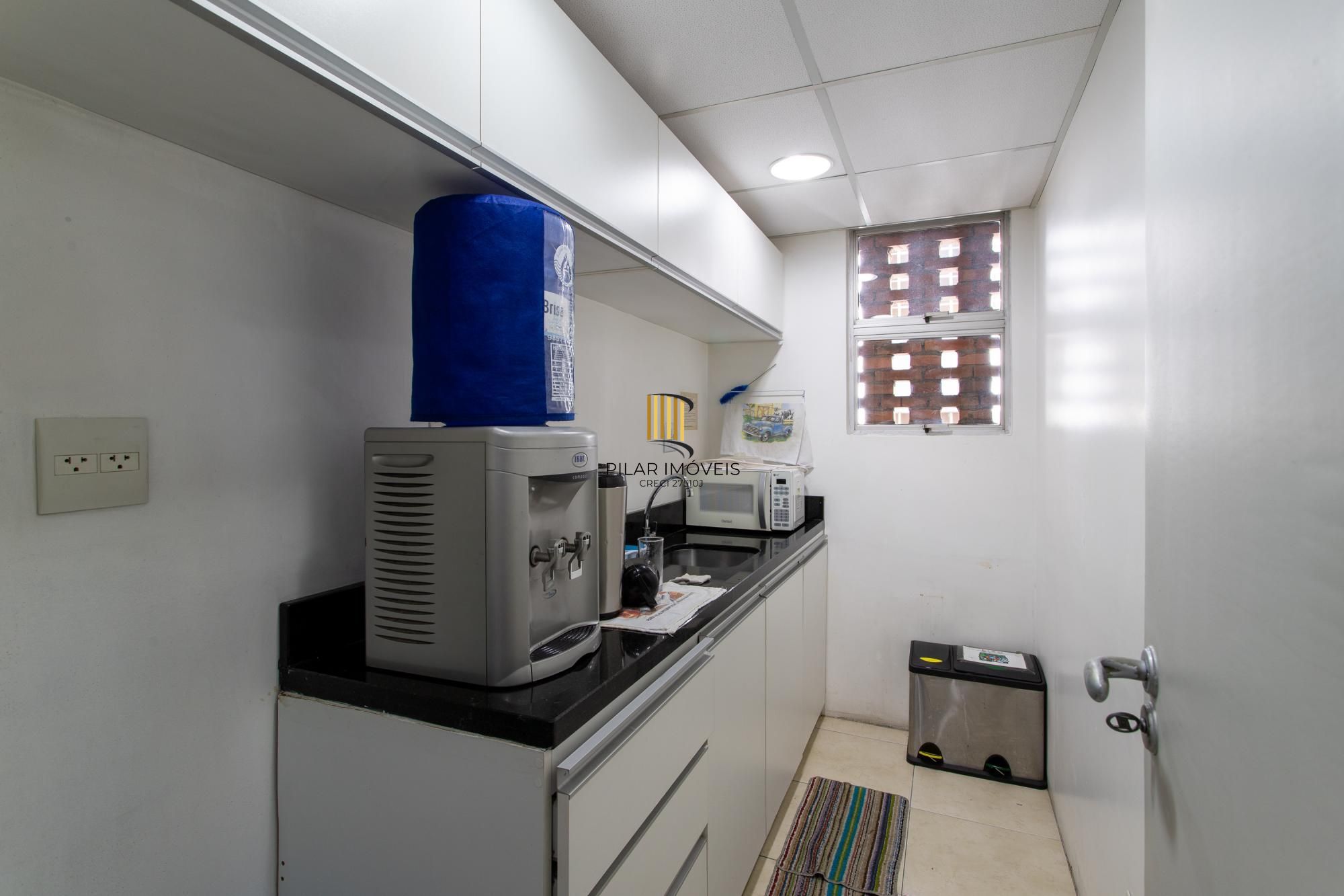 Andar inteiro com 215 m² para até 60 pessoas