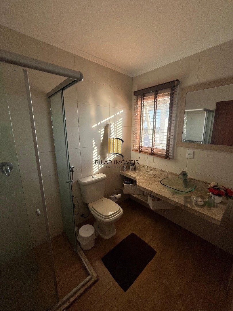 Sobrado com vista para o Rio,  3 quartos, suite, pátio - Guarujá