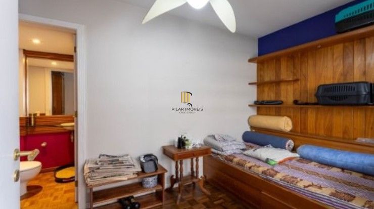 Apartamento amplo e bem localizado no Menino Deus!!