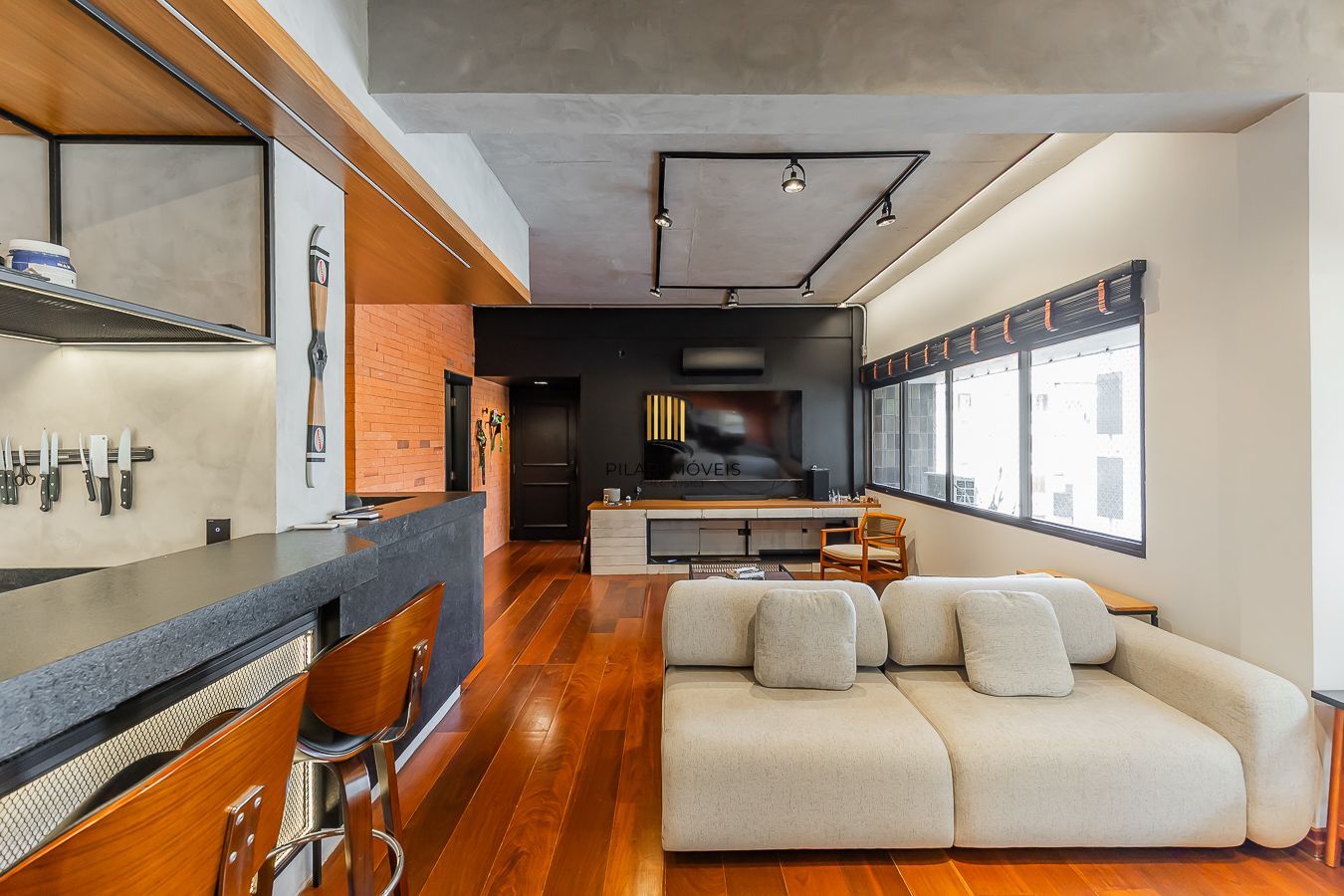 Apartamento 3 dormitórios, 3 vagas e 259 m² no bairro Auxiliadora.