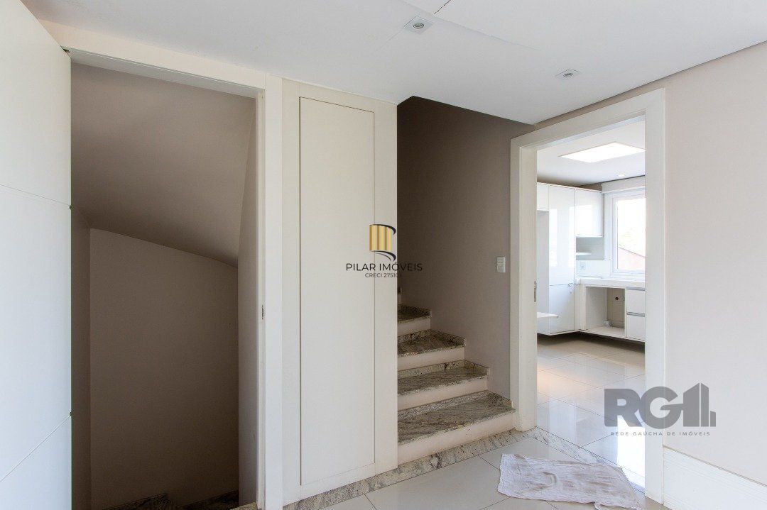 Casa Condominio para Venda - 384.33m², 3 dormitórios, sendo 1 suites, 3 vagas - Cristal