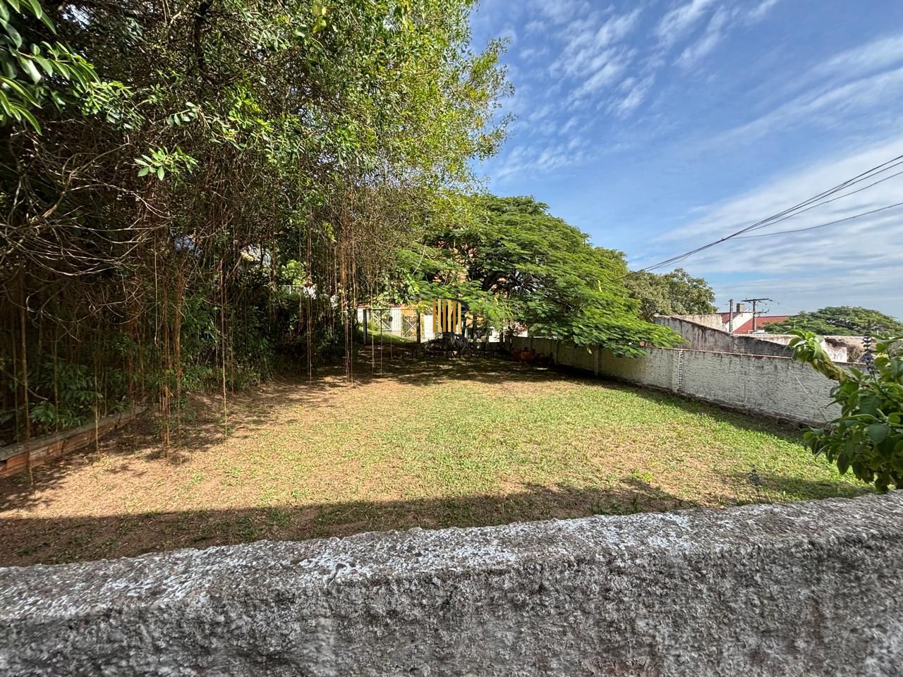 Casa com Amplo Terreno e uma Vista Deslumbrante!!!