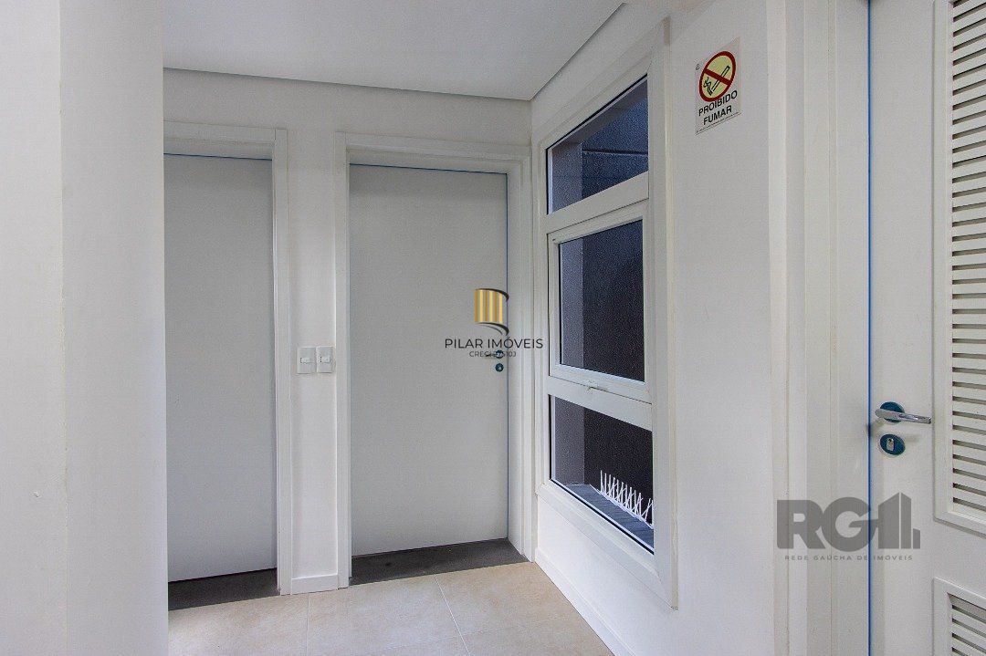 Cobertura para Venda - 214.34m², 3 dormitórios, sendo 3 suites, 2 vagas - Tristeza