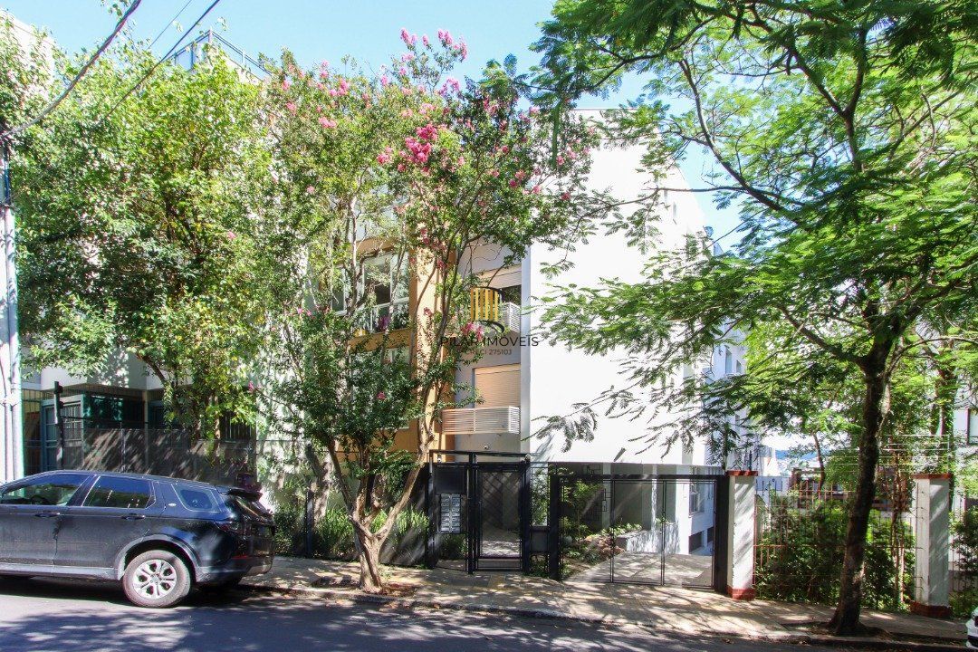 Apartamento em Porto Alegre no Bairro Petrópolis, de 2 quartos, semi mobiliado.