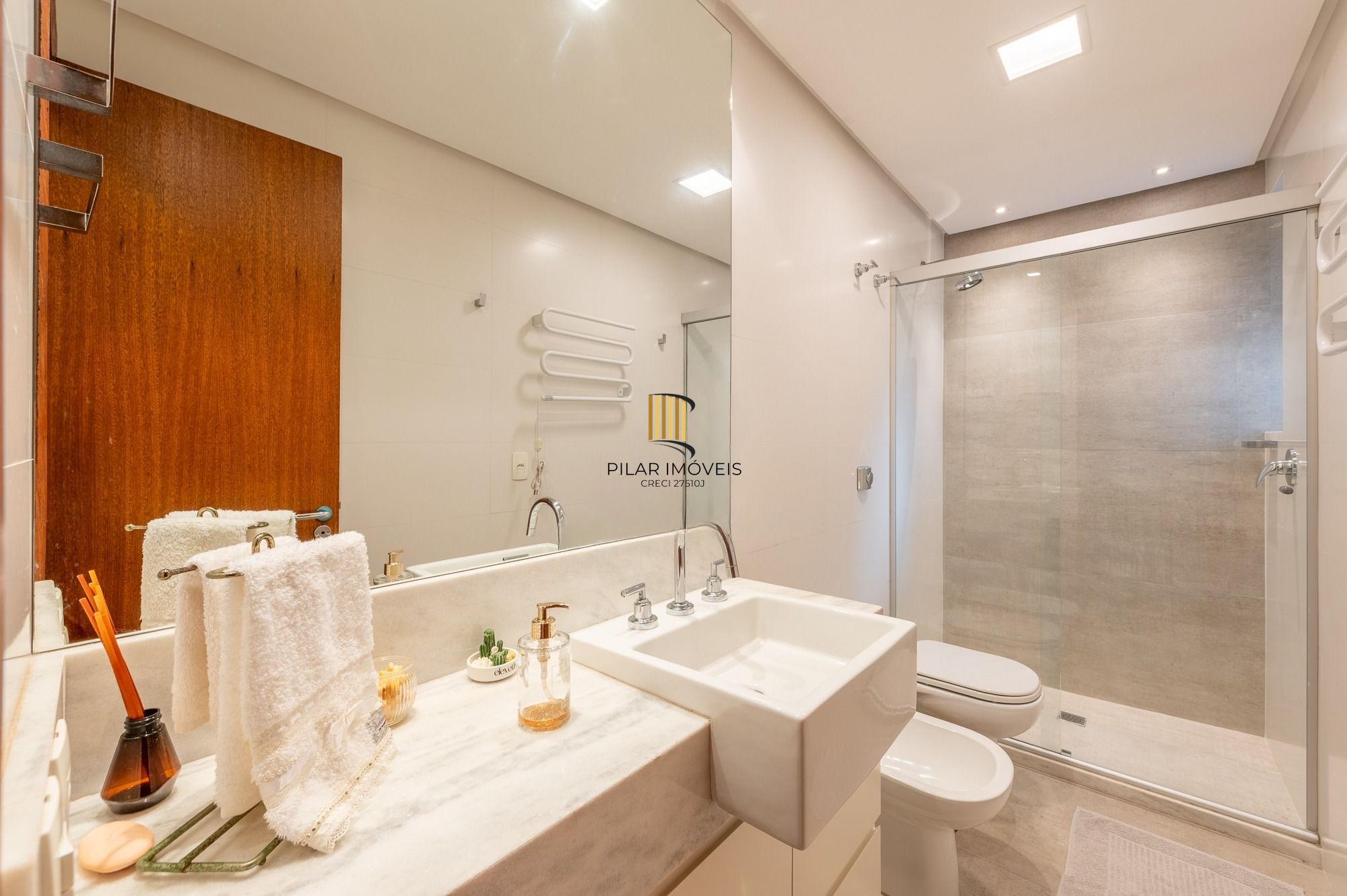 Apartamento com 124m² e 3 dormitórios, 1 suíte, 2 vagas no bairro Higienópolis