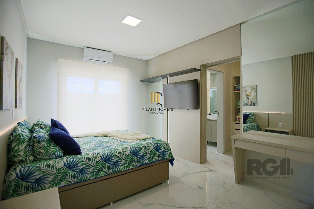 Casa 3 dormitórios no bairro Zona Nova