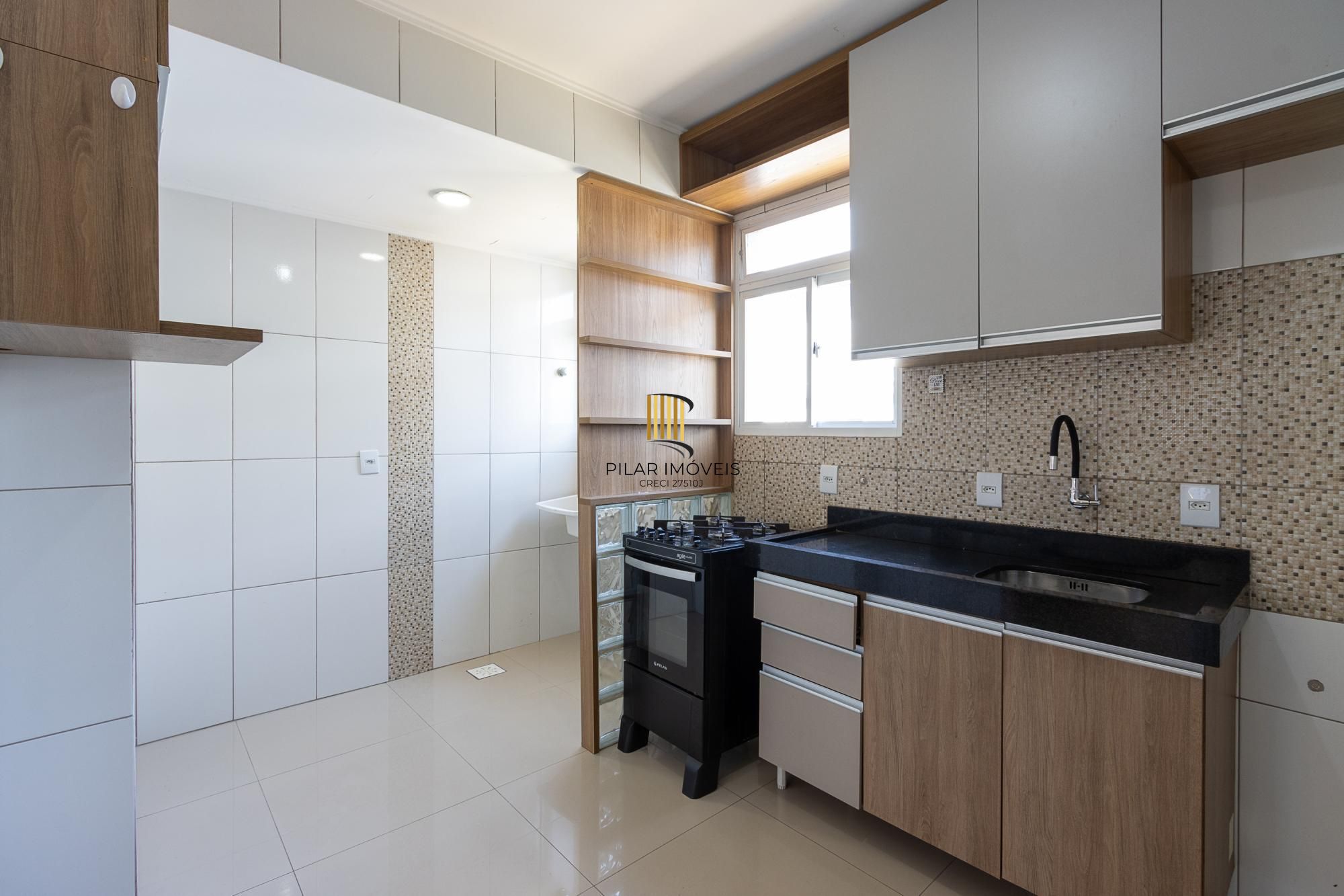 APARTAMENTO REFORMADO, 3 QUARTOS, 1 VAGA ROTATIVA - BAIRRO CAMAQUÃ