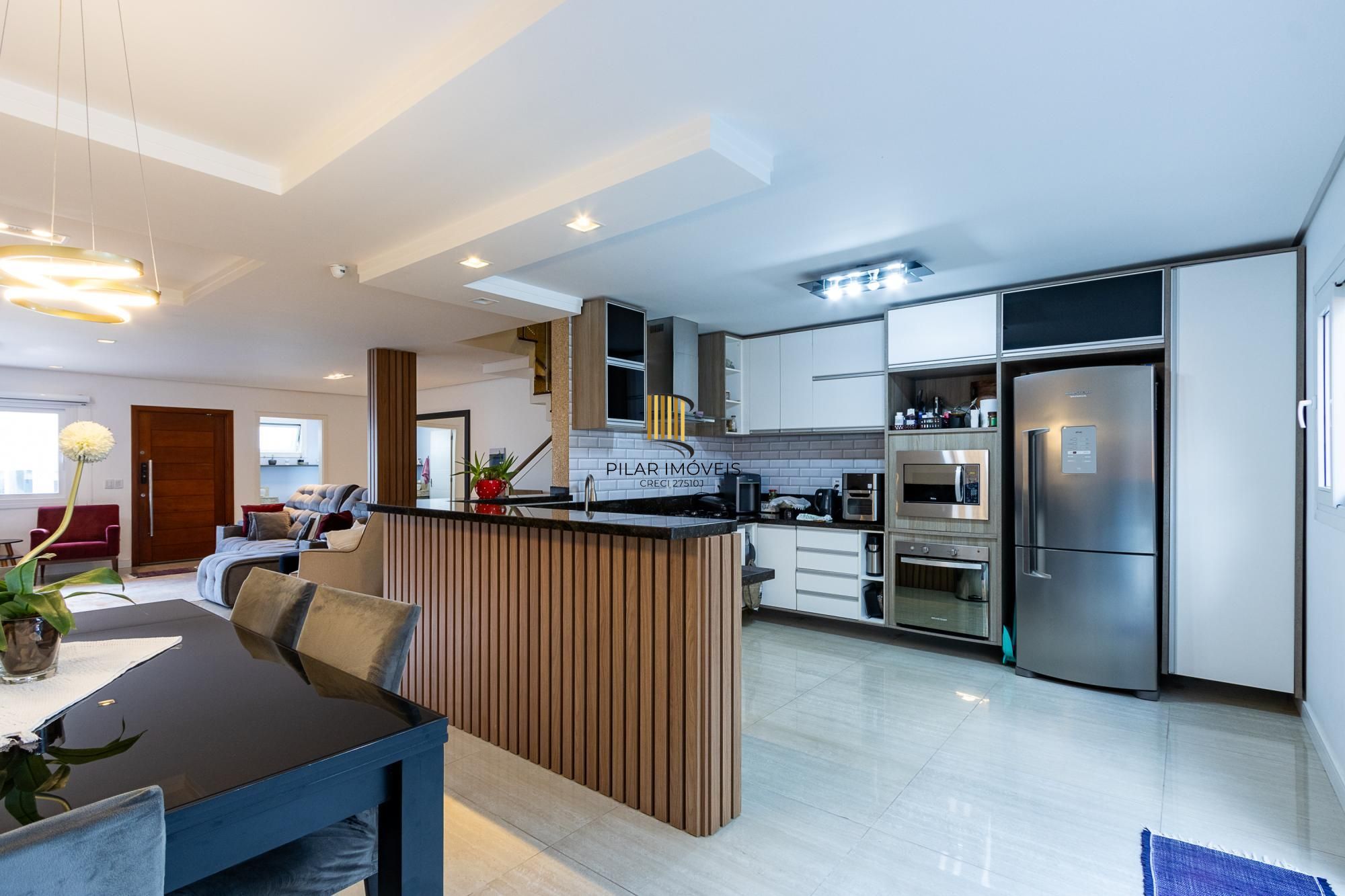 Casa 3 dormitórios no bairro Hípica