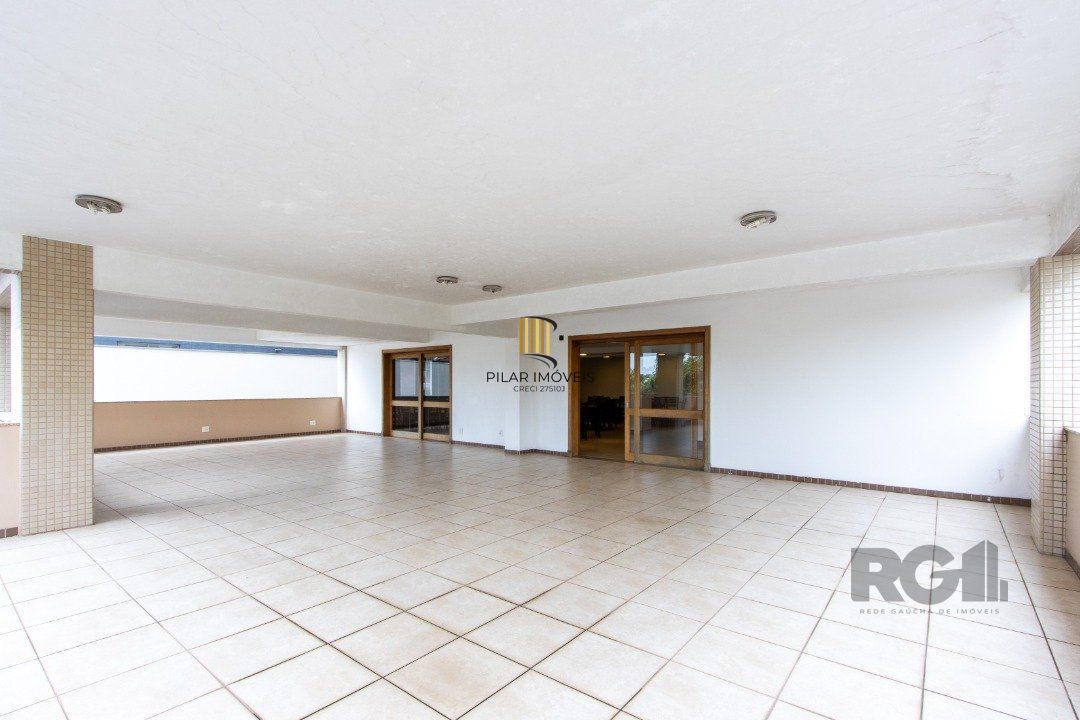 Apartamento na tristeza com três suítes e três vagas