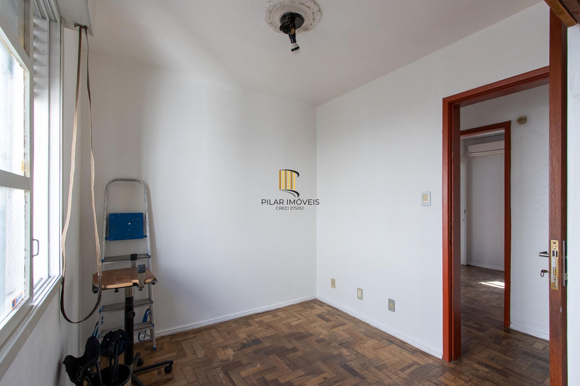 APARTAMENTO 4 QUARTOS DESOCUPADO - BAIRRO MENINO DEUS