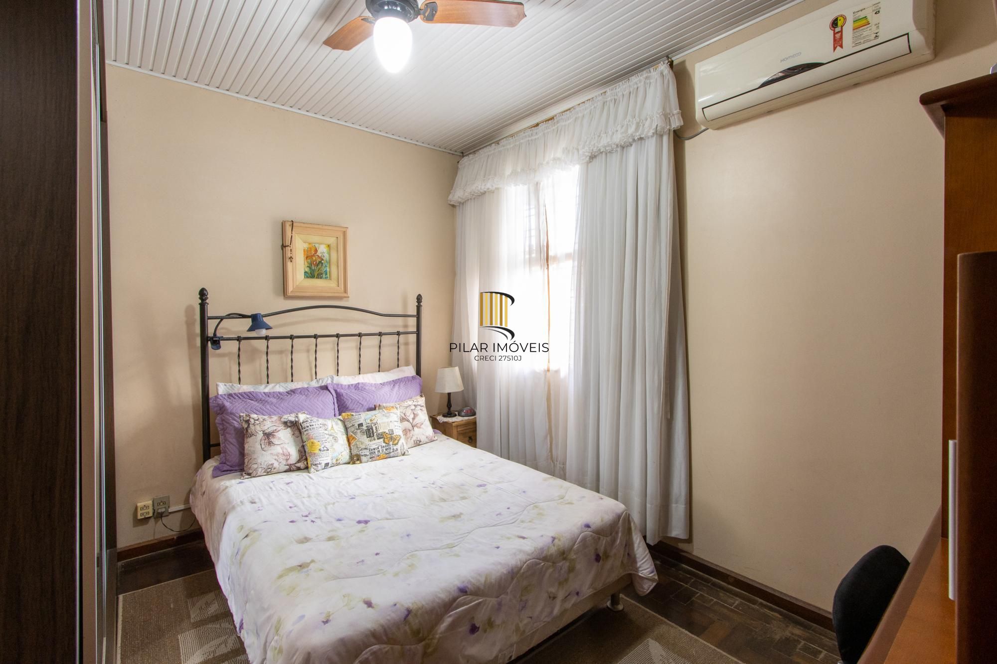 Casa para Venda - 180m², 3 dormitórios, sendo 1 suites, 2 vagas - Ipanema