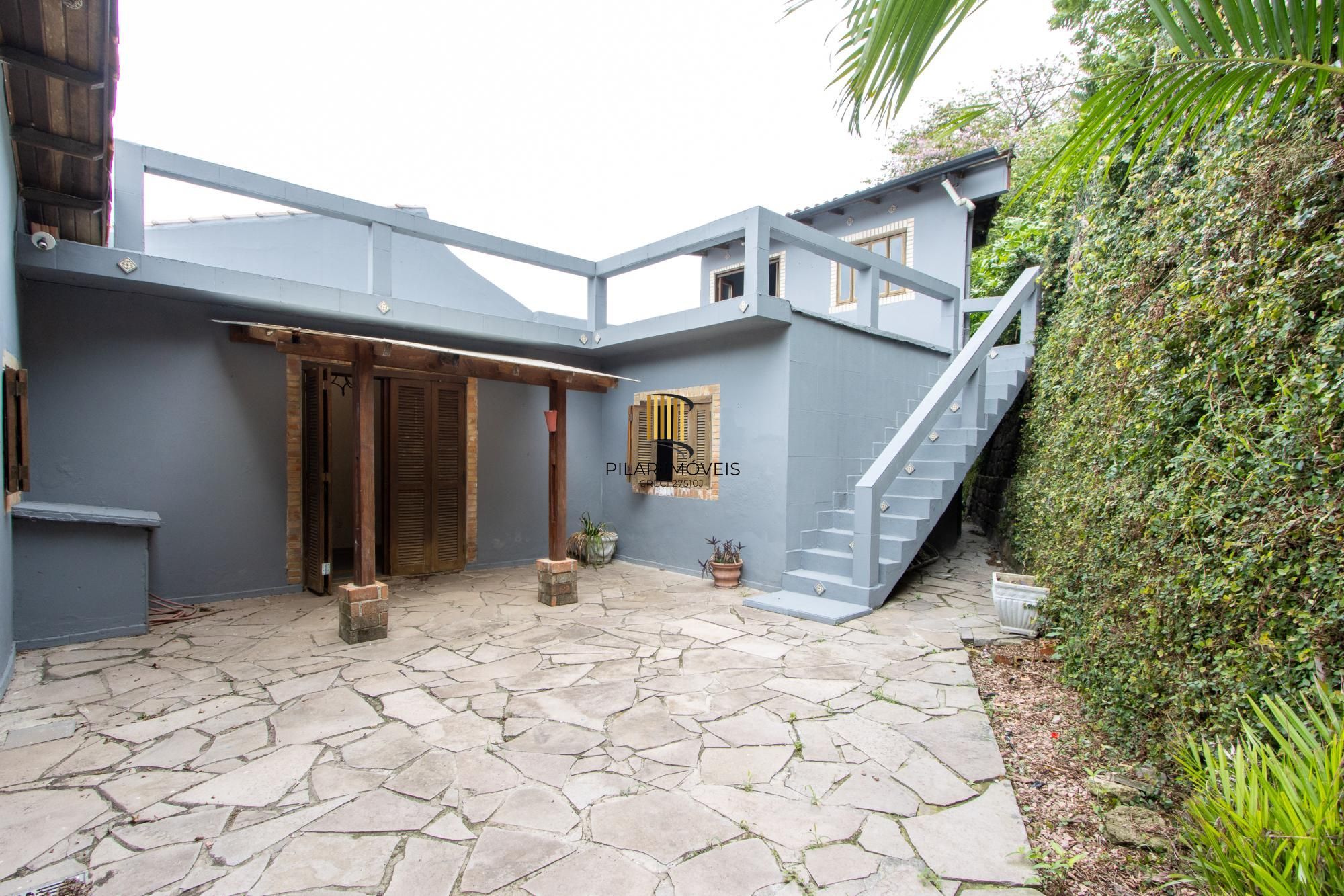 Casa para Venda - 235m², 2 dormitórios, 4 vagas - Cavalhada